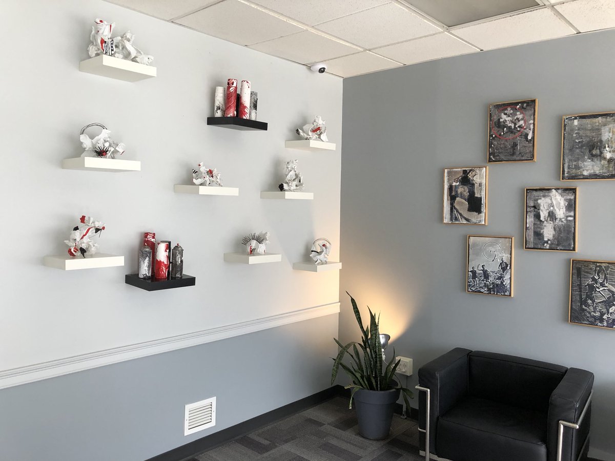 UnaffiliateU's tweet photo. Very proud to have sculptures and performance relics by @harhoover Mitch Miller @ColumnHealth in Brighton location! https://t.co/B7SGECOuMw