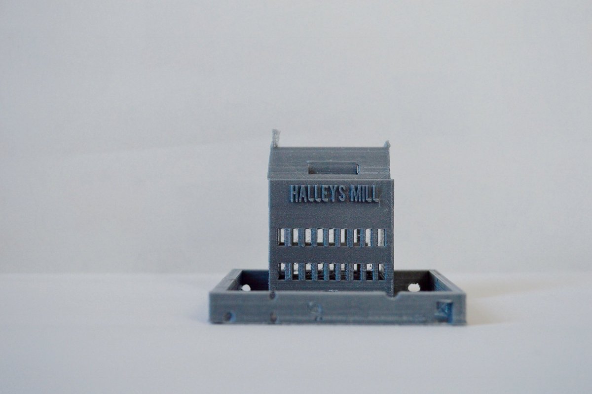 lookwhatjendid's tweet photo. Drove past the rubble at #Halley โs Mill today ... Was reminded of one of the very first models to be part of #Dun3Dee and @BBCScotLearn #builditscotland #builditdundee made by a then p7 pupil. https://t.co/CiWC50HutR