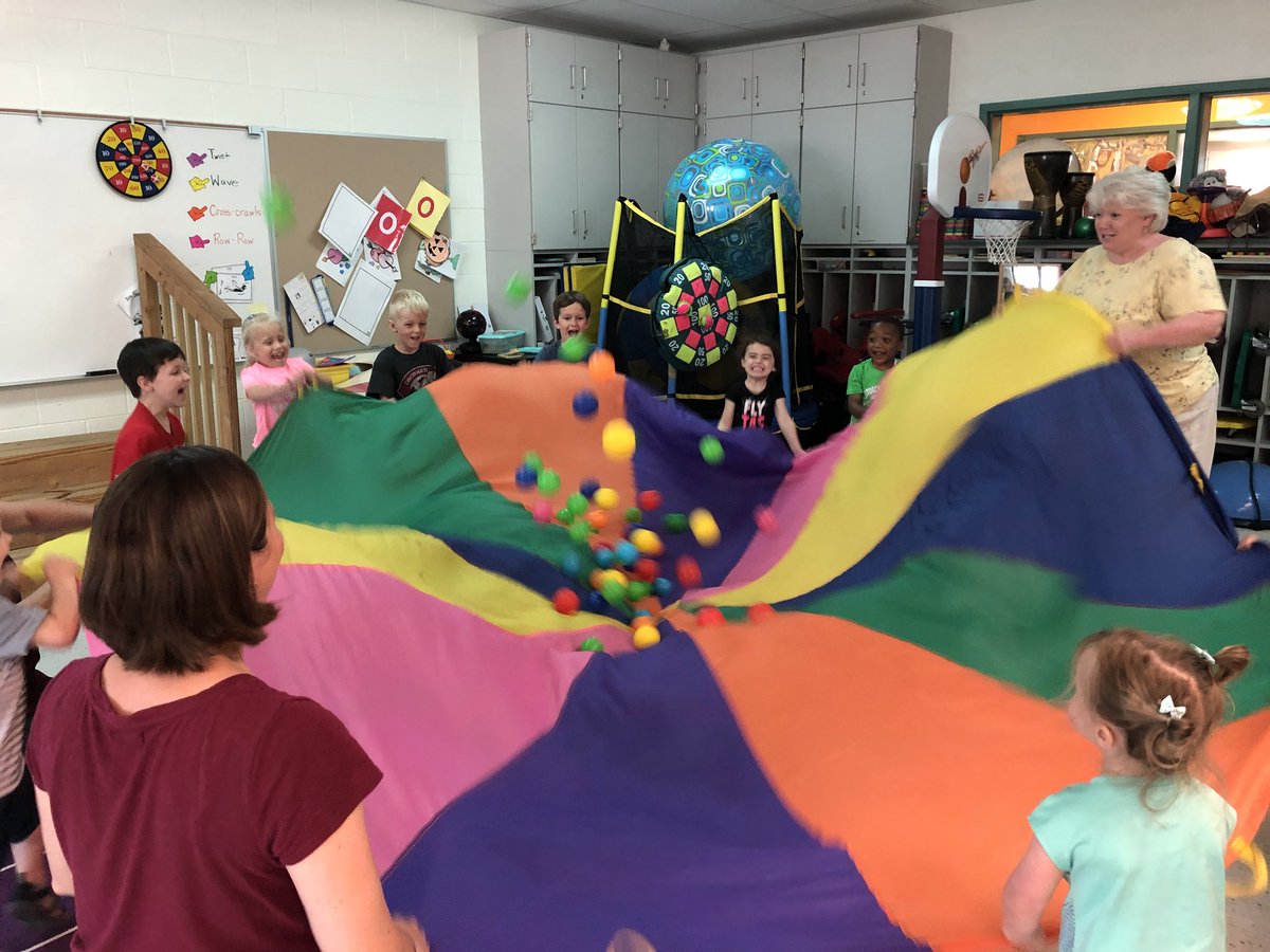 LebPreschoolOT's tweet photo. Last #rompandstomp of the year! Parachutes are fun for all ages! https://t.co/fMOMB7rWxZ
