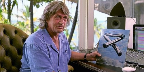 
Happy Birthday Mike Oldfield !!