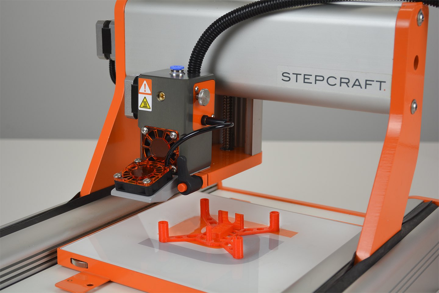 Anzai Stille og rolig Tyggegummi STEPCRAFT CNC USA on Twitter: "STEPCRAFT 3D Printer w/ cooling fan! Video  coming soon ... STAY TUNED! #STEPCRAFT #CNC #3Dprinter  https://t.co/SV5CLIFIEo https://t.co/cmzfJ5NZM0" / Twitter