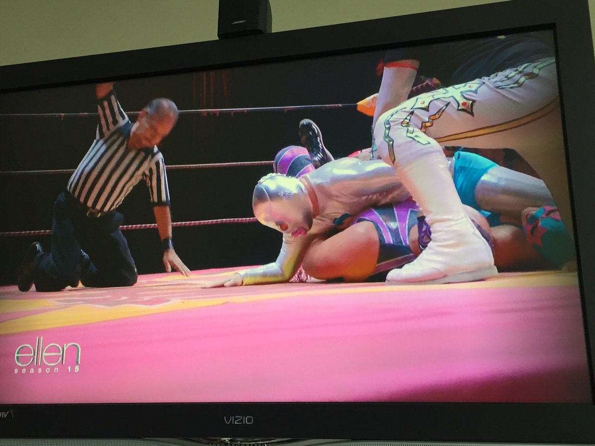 DianesTalking's tweet photo. Donโt know whether to be outraged or thoroughly entertained when they do my boy Andy like that. ๐Heโs #aboveaverageAndy to me! #averageAndy #AndyLassnerfanclub @andylassner @TheEllenShow @LuchaVaVOOM https://t.co/KCOtuRXJky