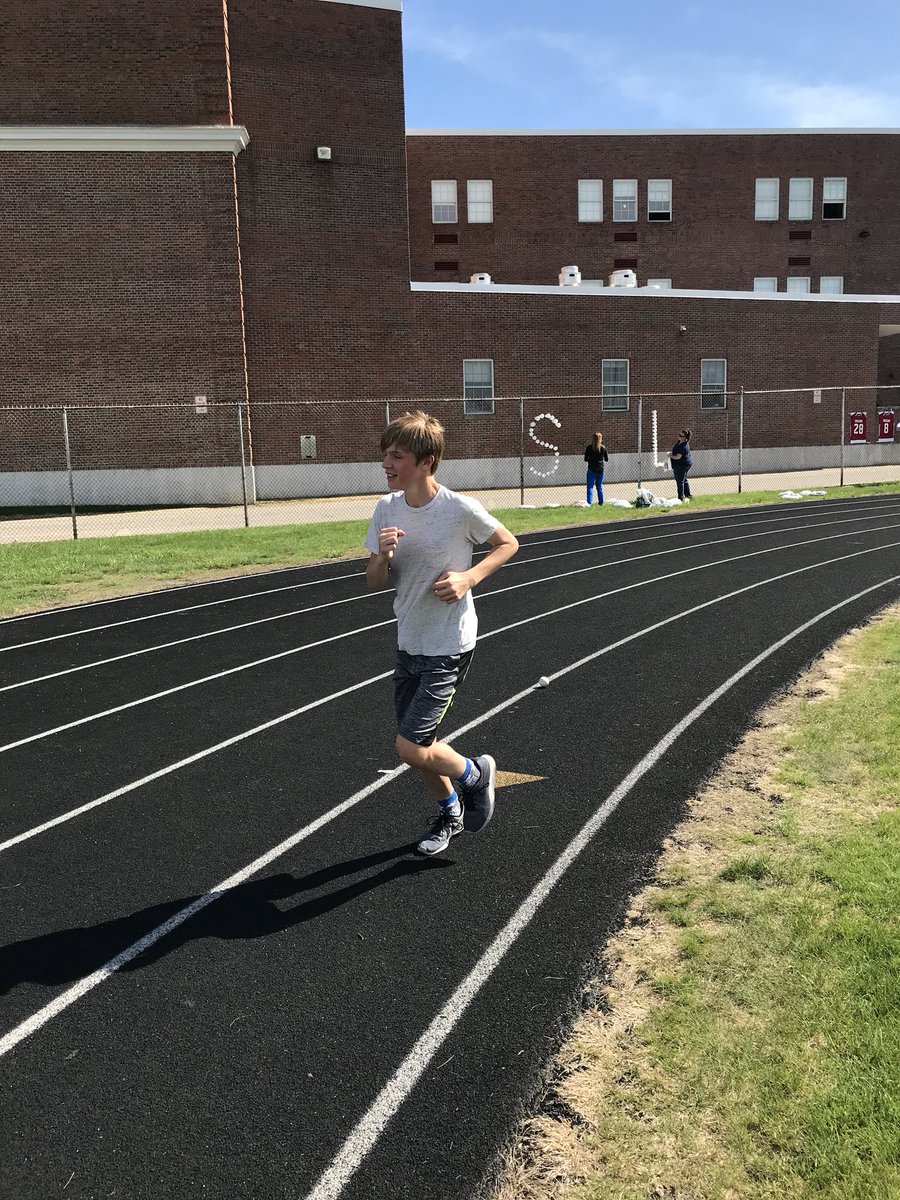 RaiderNationSHS's tweet photo. Track and field practicing! https://t.co/ANon8sMnb9