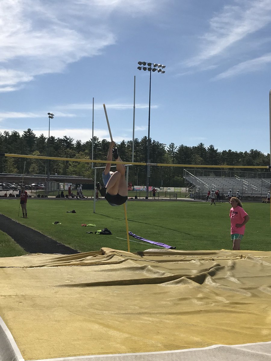 RaiderNationSHS's tweet photo. Track and field practicing! https://t.co/ANon8sMnb9