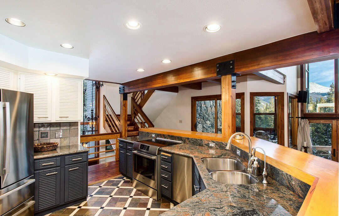 BreckRE's tweet photo. House of the Day: Serene mountain retreat with stunning views in every direction | 📍Gold King Way | 4 Beds | 5 Baths | 3713 sq. ft. #houseoftheday #realestate #coloradohomes #luxuryhomes #mountainhomes #breckenridge #colorado #mountainliving #summitcounty #coloradorealestate https://t.co/PZxYj2tMnK