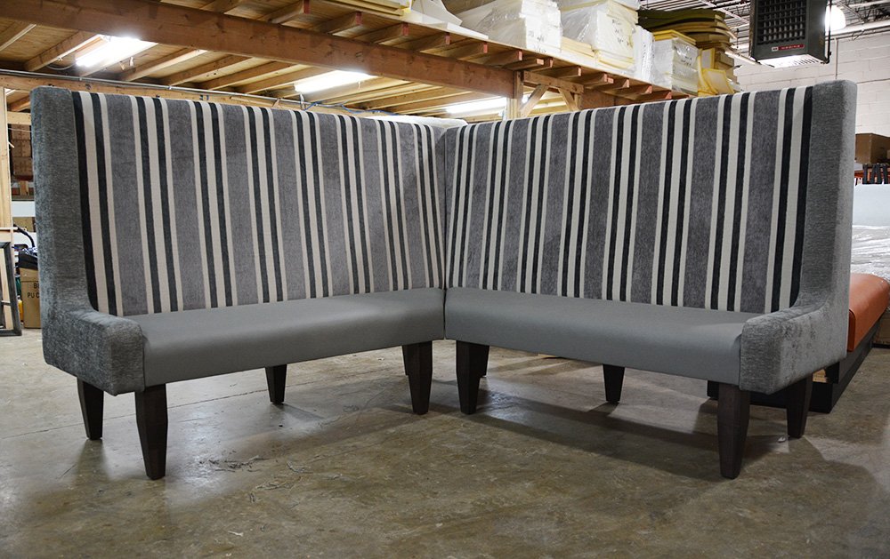 MaxsunGroup's tweet image. "L" shaped booths with armrest &amp;amp; wooden legs. #booth #banquette