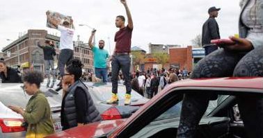 The_JBS's tweet image. The Founding Fathers knew the dangers of a centralized government which is why they gave the power to the states and people. We must keep our #localpolice separate from #federalcontrol. #SupportYourLocalPolice ow.ly/22jM30jZtZ0