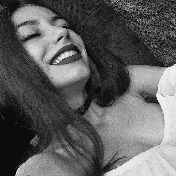 JSPZNXORE's tweet photo. » ADMIN.

— Esmë Hiddleson
— Esmë 
— Haquila Oliveira 
— Télékinésie, maitrise les armes et le combat
— 18 ans 
— @underviolets https://t.co/xRKQiRkMsk