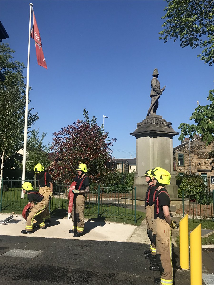 WYFRSTraining's tweet photo. Absolute cracking day for Core Skills hydrant drills!!! Unless you were number 4, which meant a lot of running 🏃‍♀️ 🏃‍♂️ 💦💦 #wyfrs196thtrainees #OrdinarytoExtraordinary #firefit #traineefirefighters https://t.co/ZGepAsu0zs