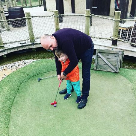 We are loving the teamwork @michealawhitlock ⛳️📷