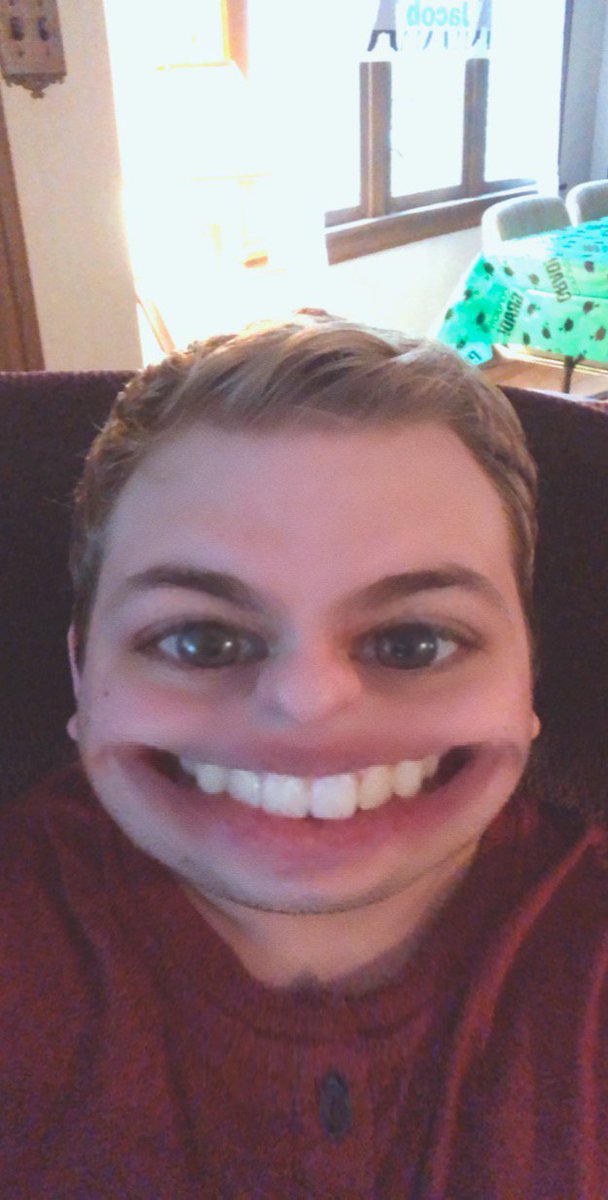 coryjames13's tweet photo. When bored, use Snapchat filters. #lol #wtf #snapchat #ohsnap https://t.co/LJyIDmZTMm