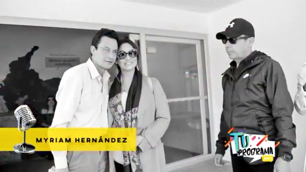 MyriamHNPer's tweet photo. Recordando la llegada al aeropuerto de Pereira Colombia de nuestra artista @MyriamHN en una amena entrevista para #TuPrograma y recibido por nuestro Socio Internacional @juanamyrianado 😃
#imecpereira #imeceducacion #imec #educacion #pereira #presentacion #tv #myriamhernández https://t.co/hgjpxCOIyu