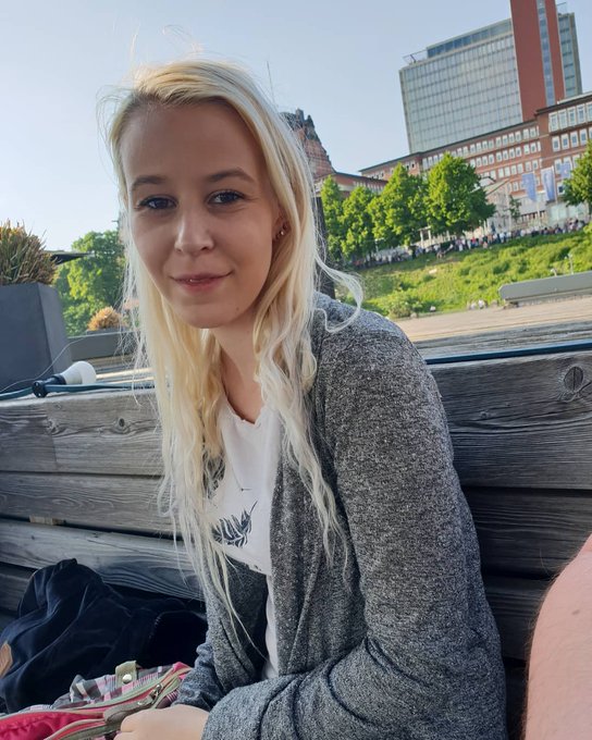 Von gestern auf dem #Hafengeburtstag in #Hamburg .... #HardRockCafe war hammer! #Model #SexyJenJen #Girl<a href="/tag/hafengeburtstag"class="tags">#Hafengeburtstag</a><a href="/tag/hamburg"class="tags">#Hamburg</a><a href="/tag/model"class="tags"><span>#model</span></a><a href="/tag/girl"class="tags"><span>#girl</span></a><a href="/tag/blond"class="tags"><span>#blond</span></a><a href="/tag/hardrockcafe"class="tags"><span>#hardrockcafe</span></a><a href="/tag/sexyjenjen"class="tags"><span>#sexyjenjen</span></a>