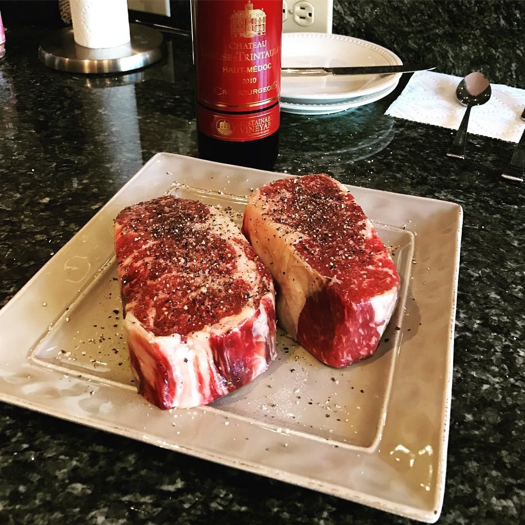 allenbrossteaks's tweet photo. THANK YOU to the @TheDailySchlep on #Instagram: “Allen Brothers, Chicago. Sixty day dry aged ribeye steaks. 
#beststeakever #agedsteak #agedsteaks #ribeyesteak #allenbrothers” https://t.co/r5aMW9idSQ 

#absteaks #allenbros https://t.co/8hoMnKtwf2