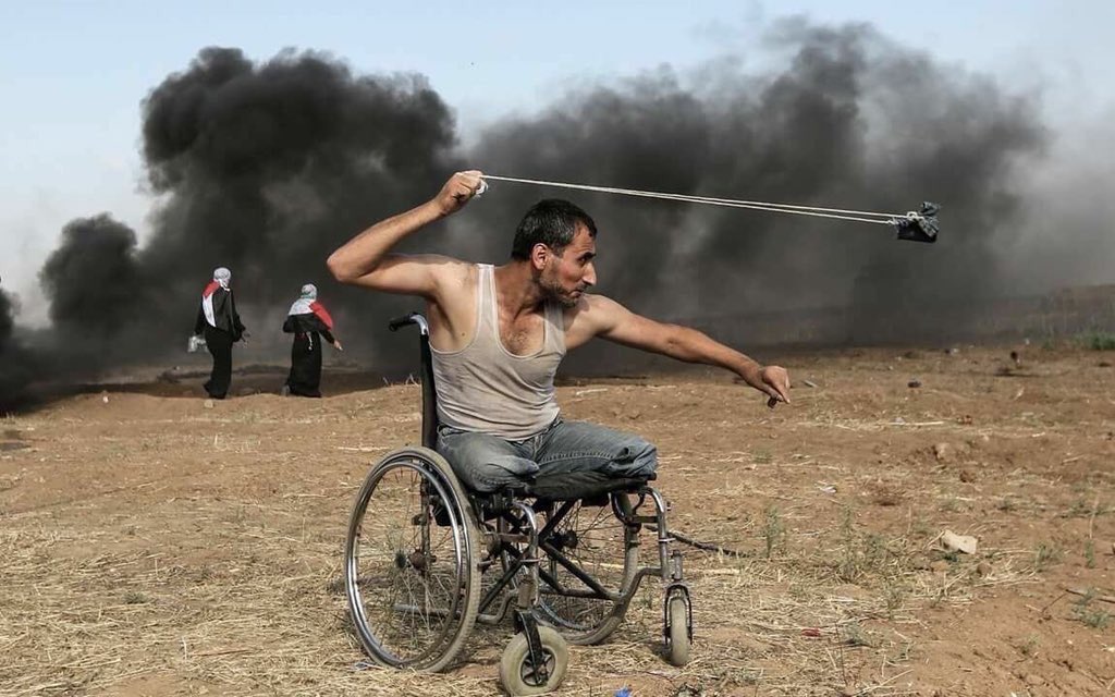 ihhinsaniyardim's tweet photo. Filistin’in Han Yunus kentinin doğusundaki İsrail sınırında düzenlenen gösteriler sırasında işgalci İsrail güçleri tarafından şehit edilen Fadi Ebu Salah, kılınan cenaze namazının ardından toprağa verildi.

#KudüsİçinSesVer https://t.co/uVWwxQ3E6L