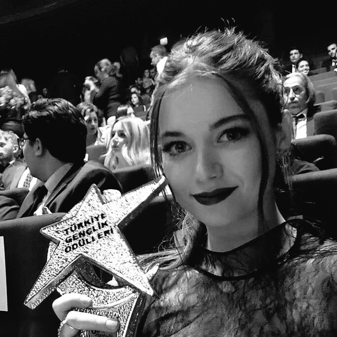 nesrine_nemri's tweet photo. Seen bunu hakettin 💪💪 U deserve the best of the best 😻😻 #AfraSaraçoğlu #FaziletHanımVeKızları @afrasaracogIu https://t.co/zRNwqeR7Oc