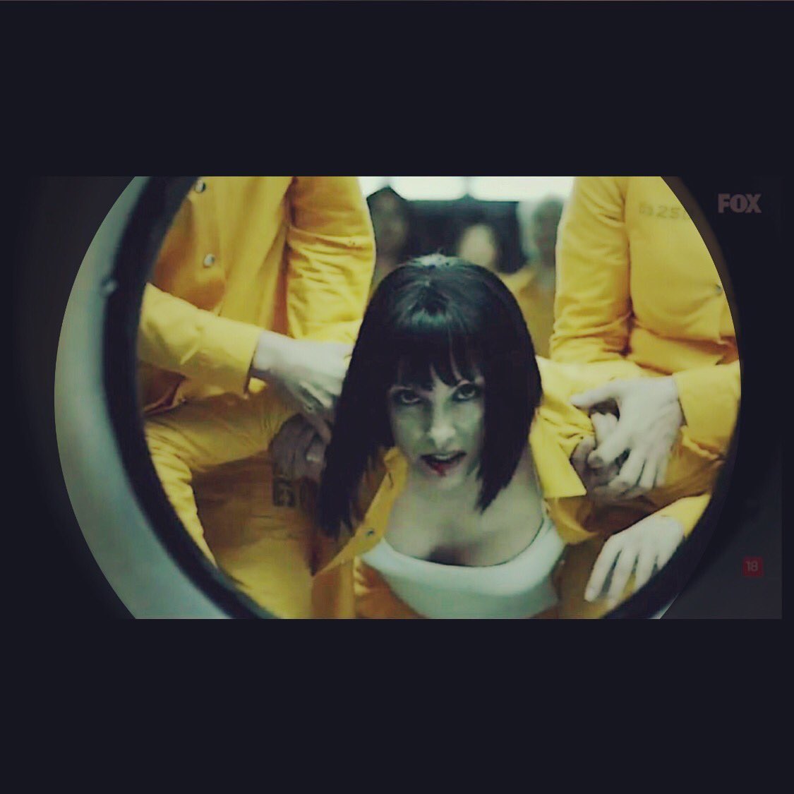 VisAVisUK's tweet photo. Seriously what is it with this series and washing machines! Are they on flipping commission. #VisAViEnFOX #lockedup #VisAVis https://t.co/HtBTxHrm0j