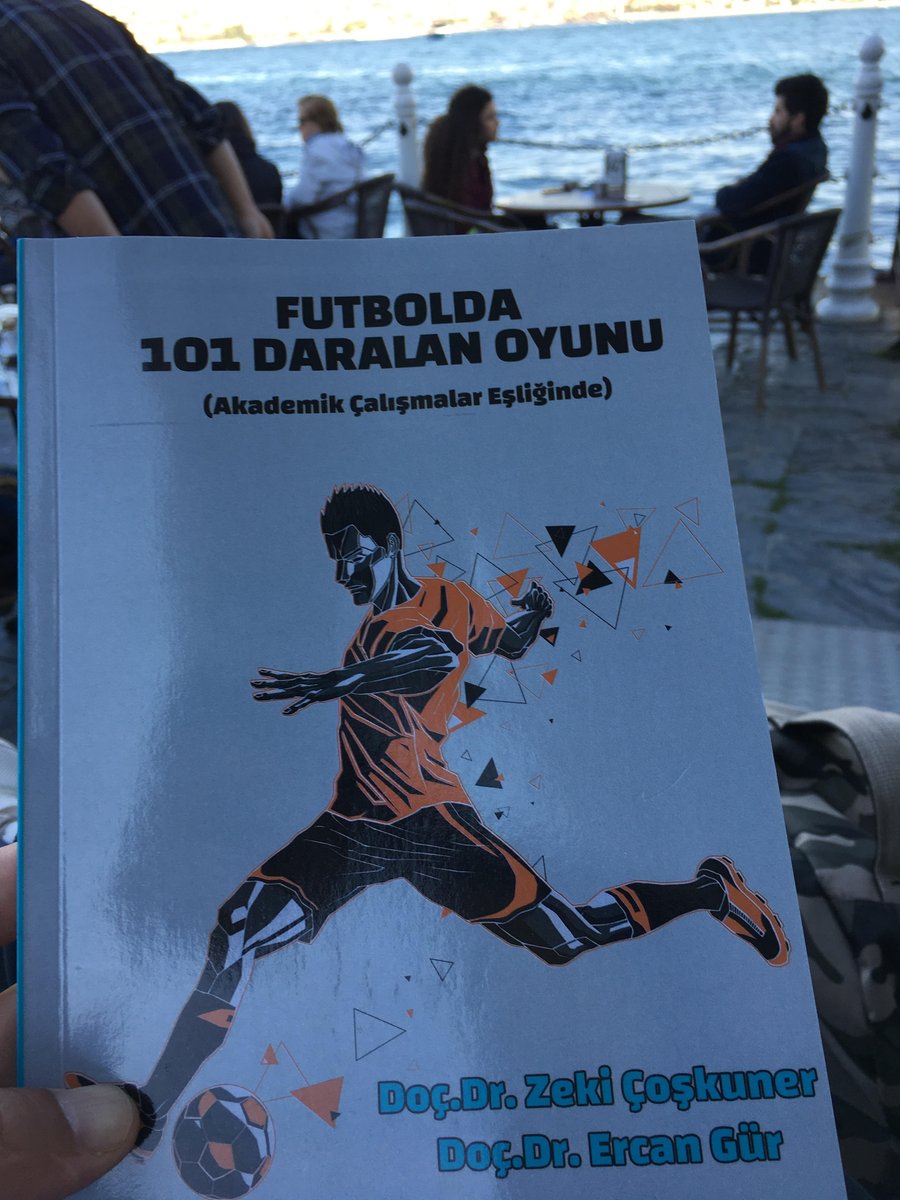 Futbolda 101 Dar Alan Oyunu   Tamamı renkli olan kitabımız Ergun yayınlarından çaktı.Türk Futboluna hayırlı olması dileğiyle