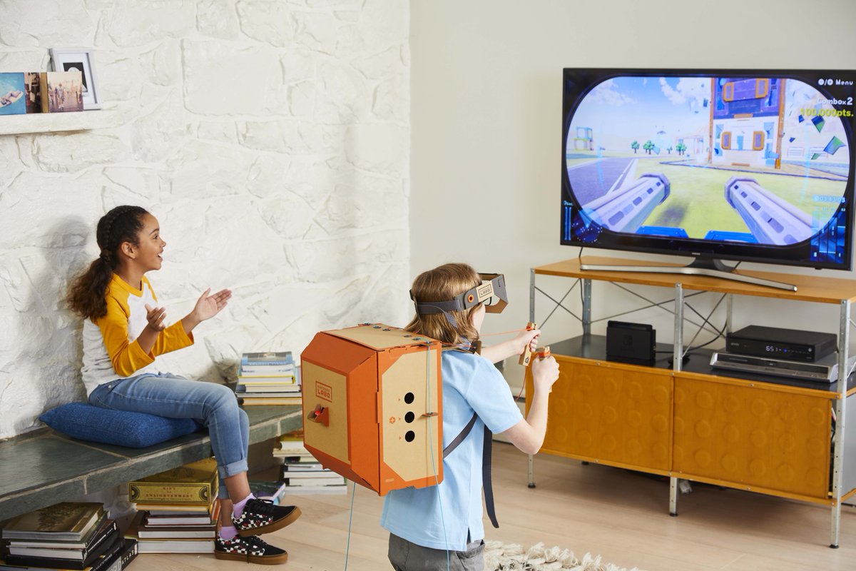 NintendoAmerica's tweet image. The #NintendoLabo Robot Kit makes anyone a robo-hero, no matter how big or small! Strap into the Robot Kit and get playing today! bit.ly/2JA5ZXv