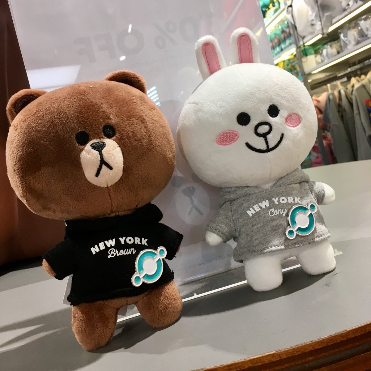 minhokim's tweet image. We got the JV deal done! @helloiconworld @LINEjp_official - 2 world-class organizations join forces. LINE is a publicly traded company w 200M+ global users. This is great news for the blockchain industry. One step closer to mass adoption. Even more work ahead~