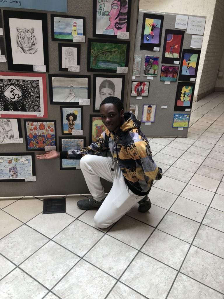mrsnamerag's tweet photo. @WestoverHS  My art babies finally got to see my exhibit today. We then headed to the mall to see their exhibit. Thanks to Mrs Campbell and Ms.Moore for being my chaperones, and to those that helped make it happen. 
#ccsart https://t.co/HNblMWLXjM