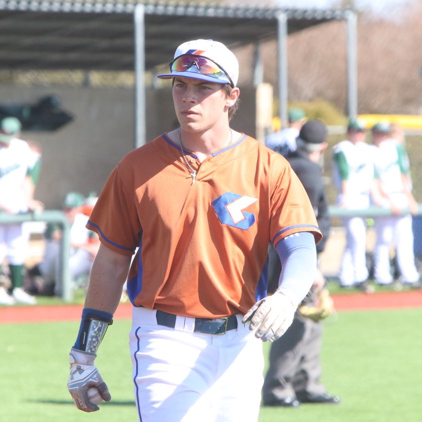 TxEliteAthletes's tweet photo. Galveston College. @D_jenks22 crushing the ball going 4-4 scoring 5 of the 11 runs at the Regional Tournament .
#MLBTraining #Traintodominate ⚾💪🔥💯 https://t.co/bP5xdtPkaI