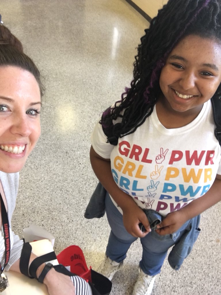 orourke_kela7's tweet photo. This girl, this shirt 🙌🏼💪🏼💯🤘🏼 @BaysideMSVBCPS #BaysideGirls #BMSAmazing https://t.co/UVY3DGqhV5