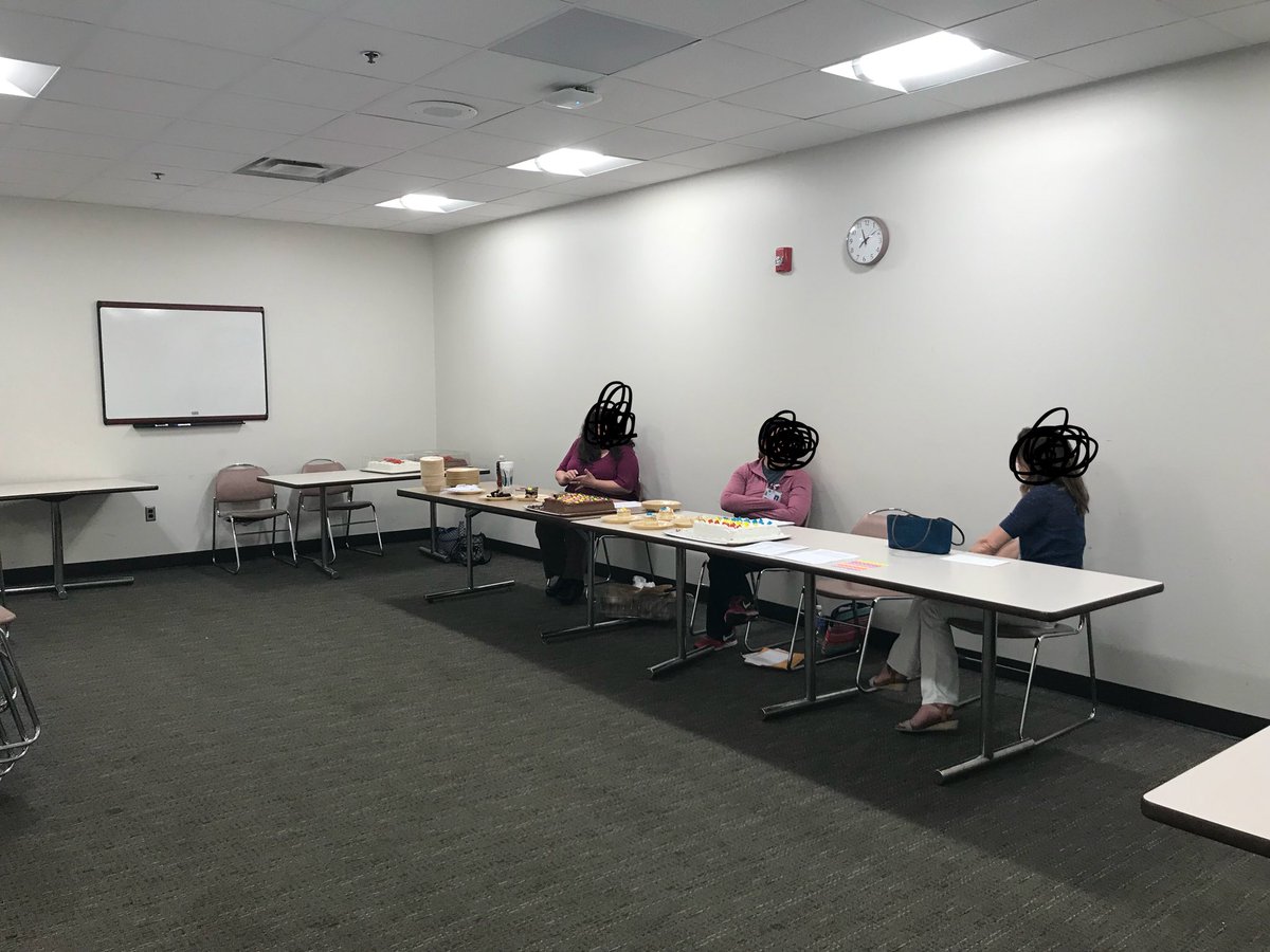 veggie64_leslie's tweet photo. Here’s what the anti union nurses room looked like today, as they (tried) to pass out cake and lie to staff nurses
The hospital sent security and managers to try and intimidate the union nurses
They lost this battle. #FuckThaSystem
#UnionYES https://t.co/xhIRBXUGYc