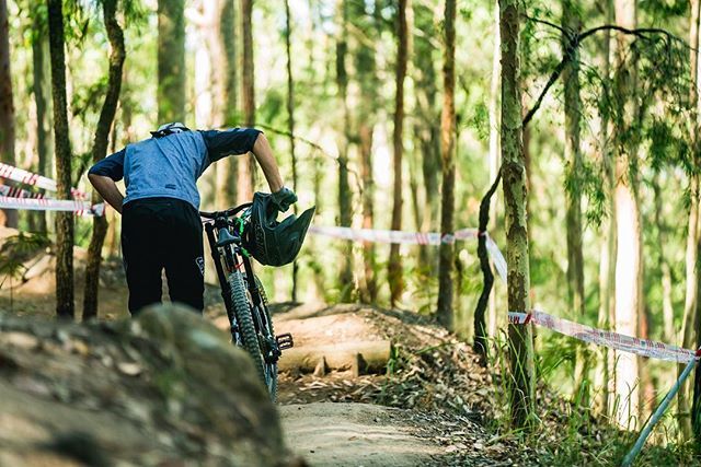 jacksonfrew's tweet photo. Pushing through Monday into another solid week! #isitracetimeyet 📸 @mattstaggsvisuals 
@officialleatt @crankbrothers @maxxisbike https://t.co/HkpUwF1R4m https://t.co/WU2AYfXPdl