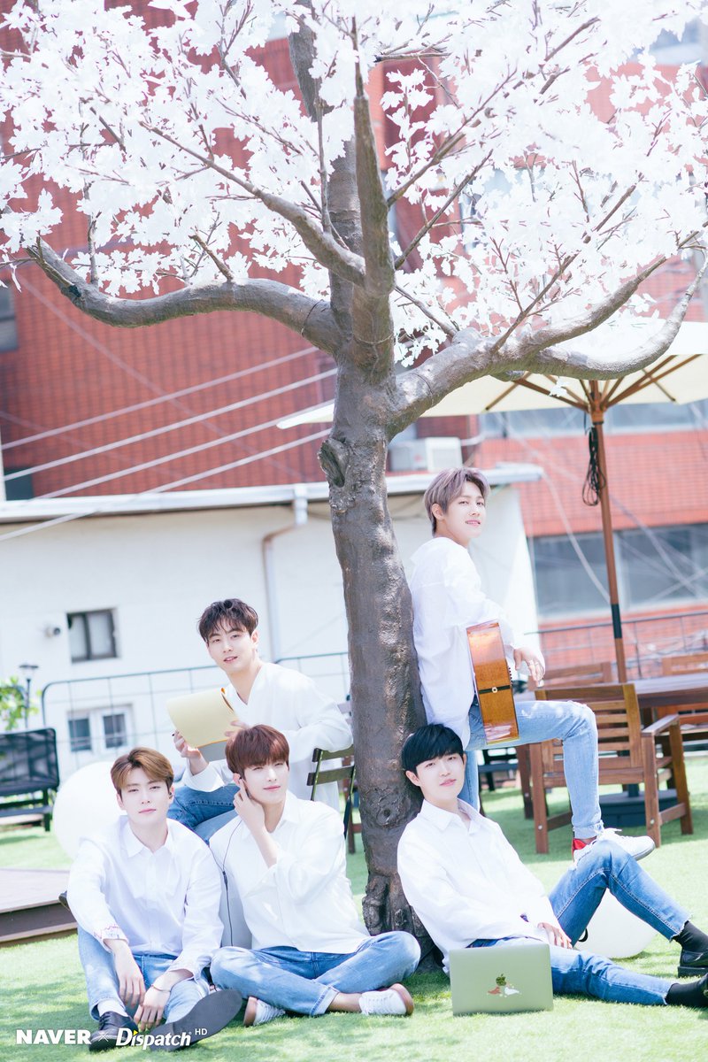 180515 Dispatch UpdateSEVENTEEN's DK with NCT's Jaehyun, NU'EST's Baekho, WANNA ONE's Jaehwan, and IZ's Hyunjun