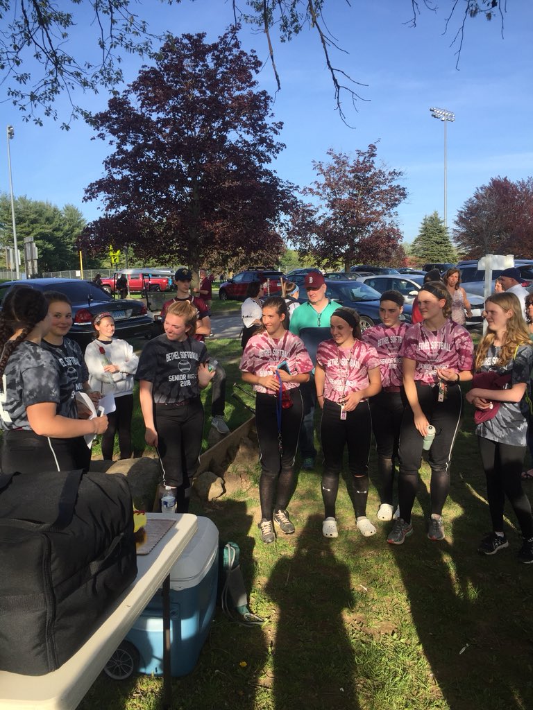 Bethelsoftball1's tweet photo. Senior day celebration https://t.co/uFaQRP97N3