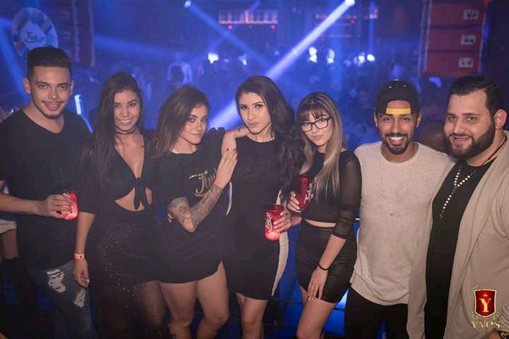 iamCarolAndrade's tweet photo. Só porque essa é turma é demais #Funkse 💜 https://t.co/2OGxX0bbMr