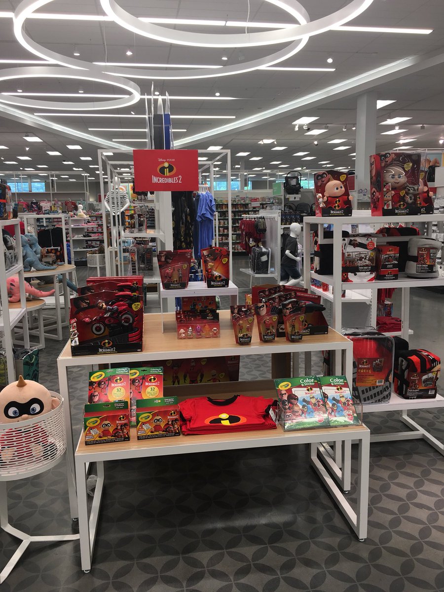Wendy_TL_'s tweet photo. Amazing #summerblockbuster #kidsnode #avengersinfintywar #Incredibles #StarWars #visualmerchandising #visualmerchandising #T2867 @Crawdaddy247 @beth_hinkleTGT @45MRossi https://t.co/oKSKVRyGSb