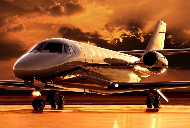 aviaserviceintl's tweet photo. The #CessnaSovereign looks good in any light. Make your long business trips feel shorter with this Mid-Sized #BusinessJet that is capable of flying more than 3,000 nm non-stop.
@TextronAviation #Cessna #FastJet #planespotting#flyprivate #privatejet #avgeek #aviationlover https://t.co/kzqKWZu7lV