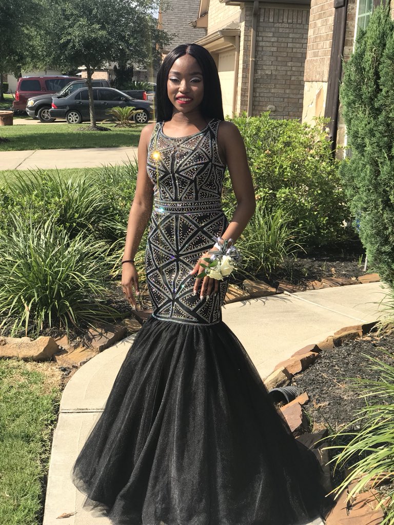 __aambs's tweet photo. #prom2k18 a night to remember ✨ https://t.co/3WwwwxfwWd