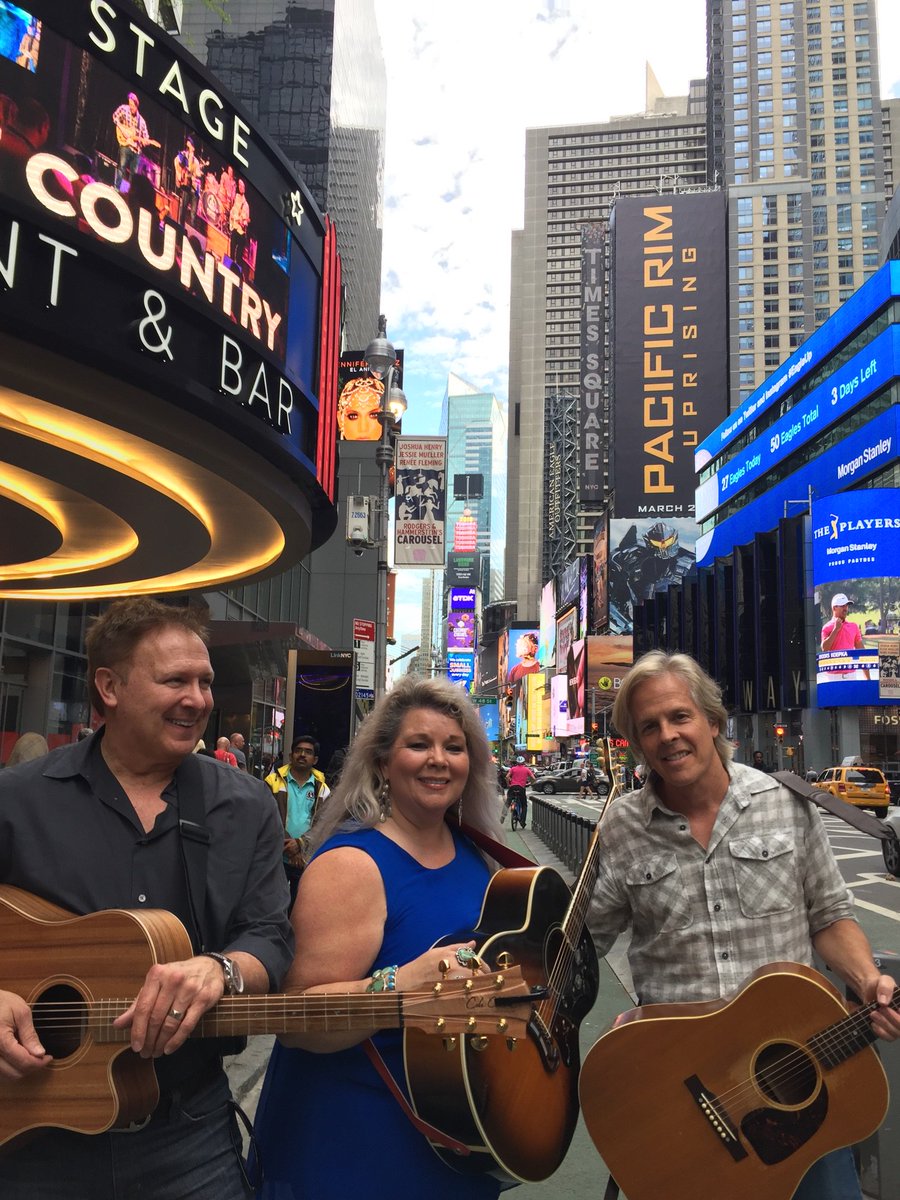 LeslieSatcher's tweet photo. Three "Toubadours" in New York City's Times Square! @TimNicholsTN &amp; Marv Green and I had GREAT time @OpryCityStage for the @BluebirdCafeTN ! https://t.co/FE8myeTucS