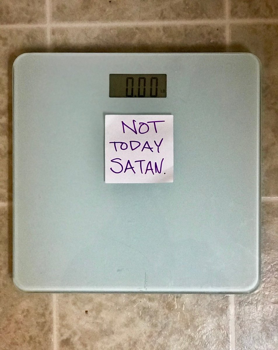 ImCameraChey's tweet photo. NOT TODAY SATAN. How I said NO to the scale! https://t.co/Izkwq1b7nz https://t.co/UmCxAMwCDx