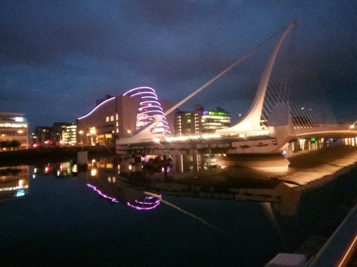 kmaguire4991's tweet photo. The bridge connecting Dublin's Convention Centre to
Grand Canal Dock moves amazing what they can do with bridges now days
😁😂😉
#dublin #bridge #inthewater #conventioncentre #grandcanaldock #movingbridge https://t.co/SnFyYpmhht