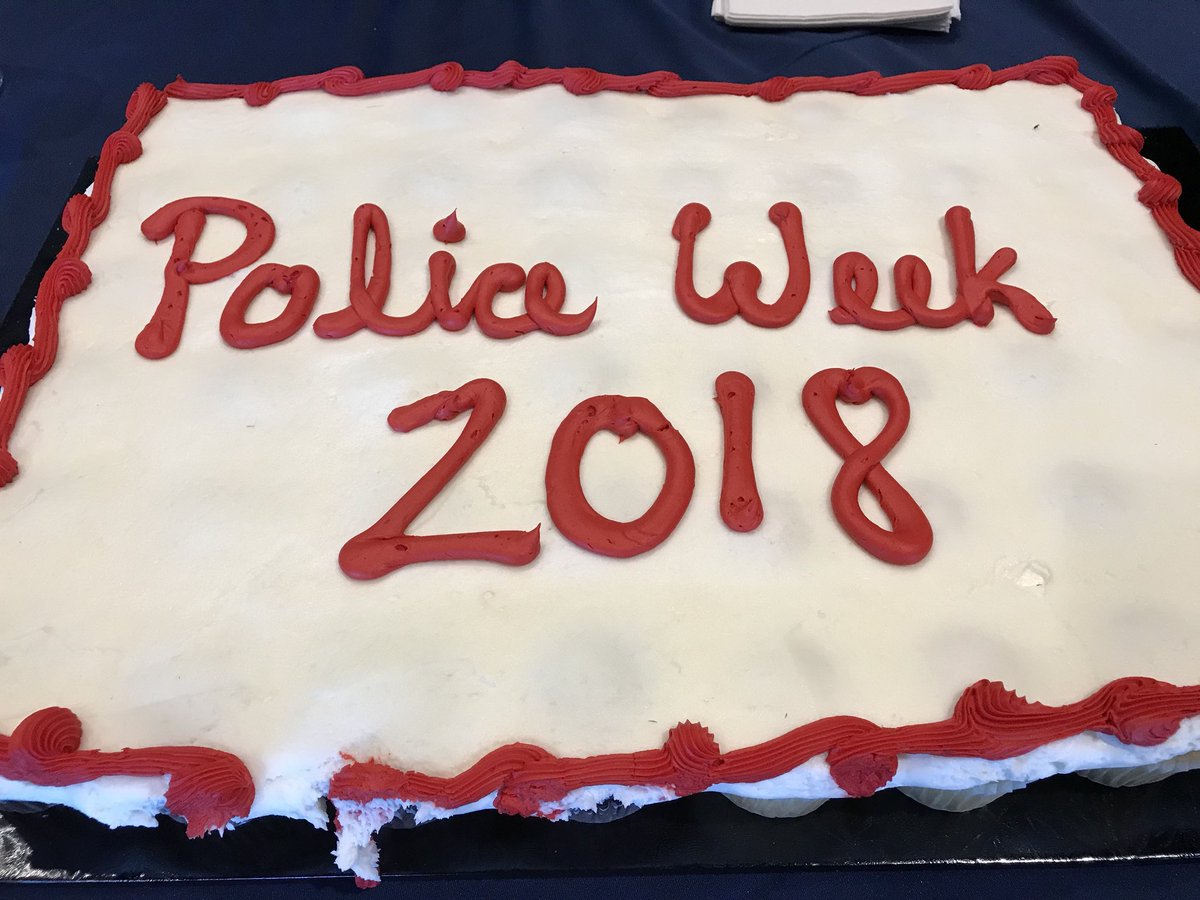 MellDahl's tweet photo. Thank you for all you do everyday. @SudburyPolice @OPP_NER @ChiefPaul_GSPS #CopCake #PoliceWeek2018 https://t.co/OspqXCiZkr