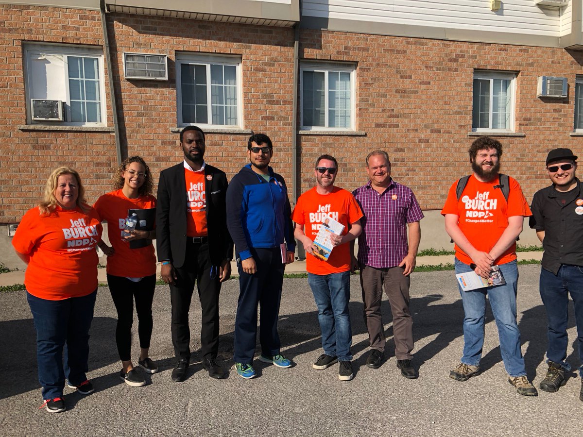JeffBurch_'s tweet photo. An amazing group of young canvassers tonight in Western Hill! Young people & west St. Catharines are ready for an NDP goverment...are you?
Show your support with a lawn sign! Just let us know your name and address, and our team of volunteers will deliver: https://t.co/FV2RIcnK2z https://t.co/9lBaT8qYCg