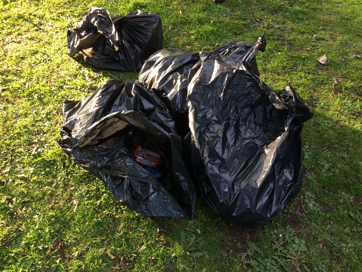 Cubs17th's tweet photo. We were only out for an hour! #letstalkrubbish #cleanupscotland https://t.co/sGX5zl5ldP