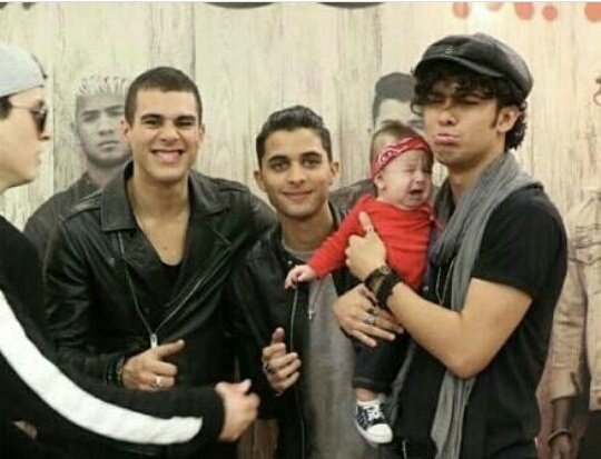 cncoftserrano's tweet photo. estoy muerta con estas fotos https://t.co/zxzgjA4KS1