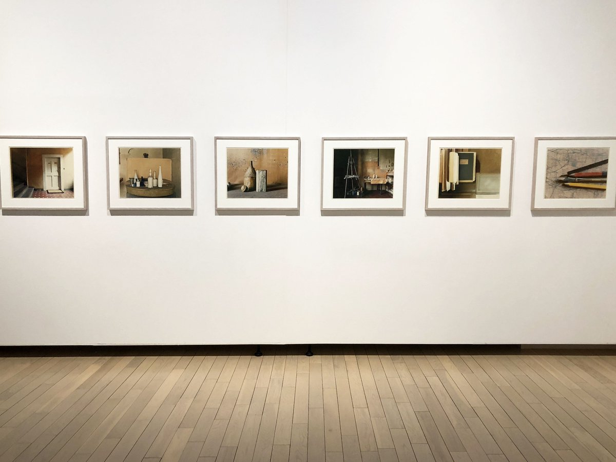 鈴木芳雄 Twitter પર 東京都写真美術館 Topコレクション たのしむ まなぶ イントゥ ザ ピクチャーズ 8月5日まで Https T Co Tnb5uweuxd にルイジ ギッリ モランディのアトリエ が10点展示されている モランディのボローニャとグリッツァーナの