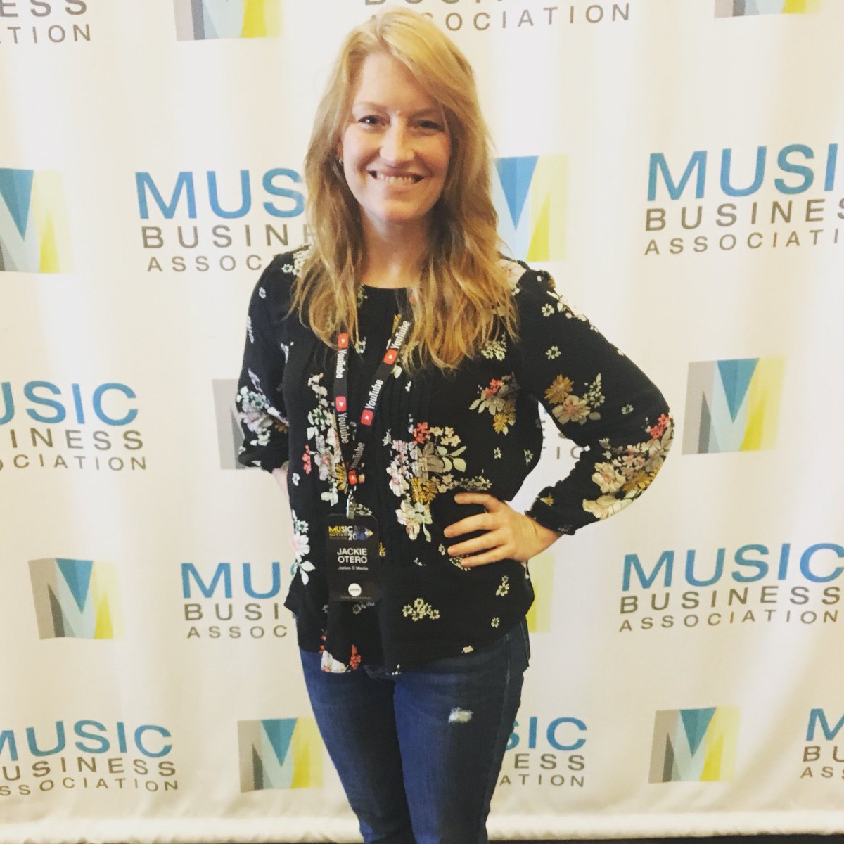 jackieomedia's tweet photo. Ready to rock n roll at #musicbiz2018. Great meeting so many talented artists today during the Music Supervisor Listening Sessions! https://t.co/WiOw6HdWbX