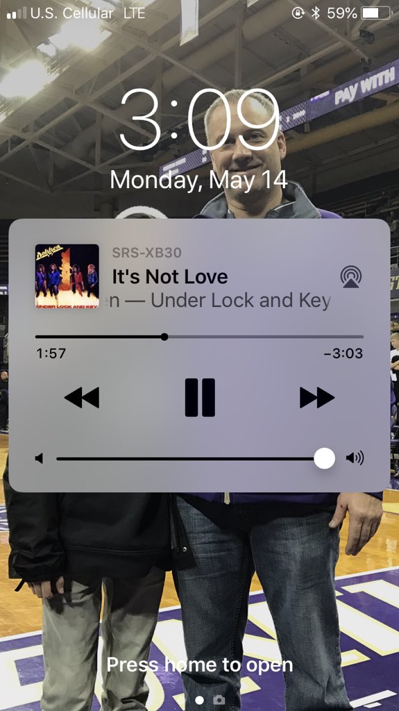 ken_ulery's tweet image. Just a taste of play list today for cages before we head to game.  🤟🏻 
Little Motely Crue, Metallica, RATT, 
AC/DC to name a few more.  🎸🎸🎸🎸🎸
#timetostepup #ifyou’renotexcitedstayhome
