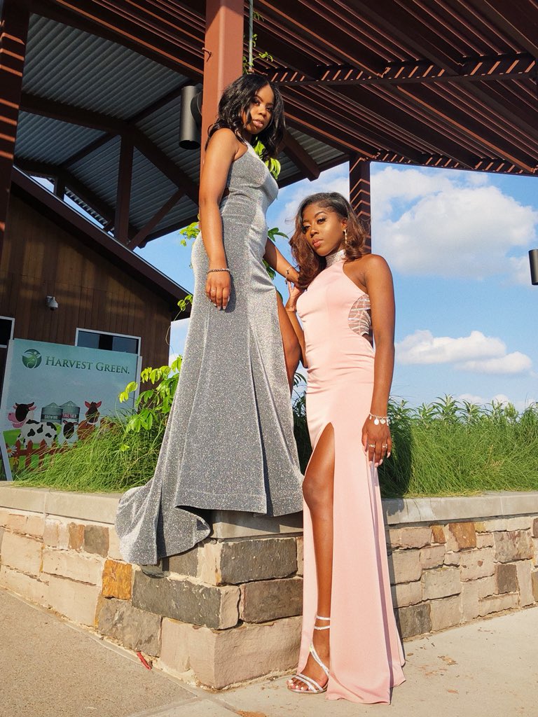 lamobri's tweet photo. You don’t need a mister when you got yo sister👭🤞🏾 #realsisters #Prom18 #sisterstakeprom https://t.co/Cfe0wXFuuD
