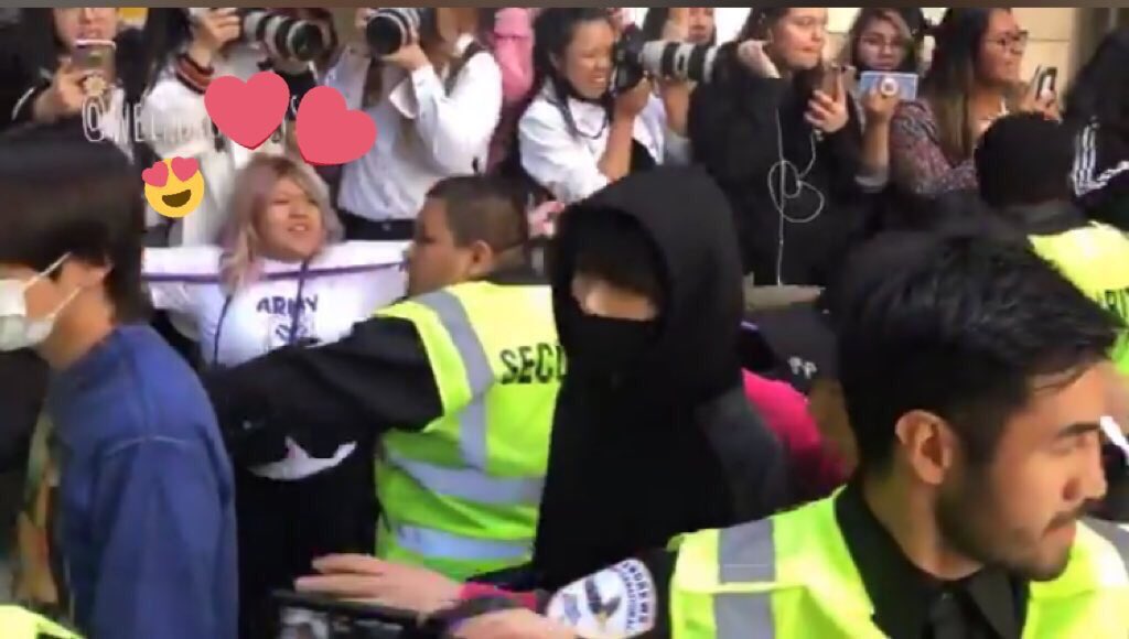 bangtanbomb1d's tweet photo. ESA CHICA, QUIEN SEAS, LPM TODA UNA ARMY QUE SE RESPETA ASÍ DEBERÍAN HABER ESTADO TODAS

#iVoteBTSBBMAs

~ @BTS_twt BTS 🇪🇨 https://t.co/vroqNlv0Lc