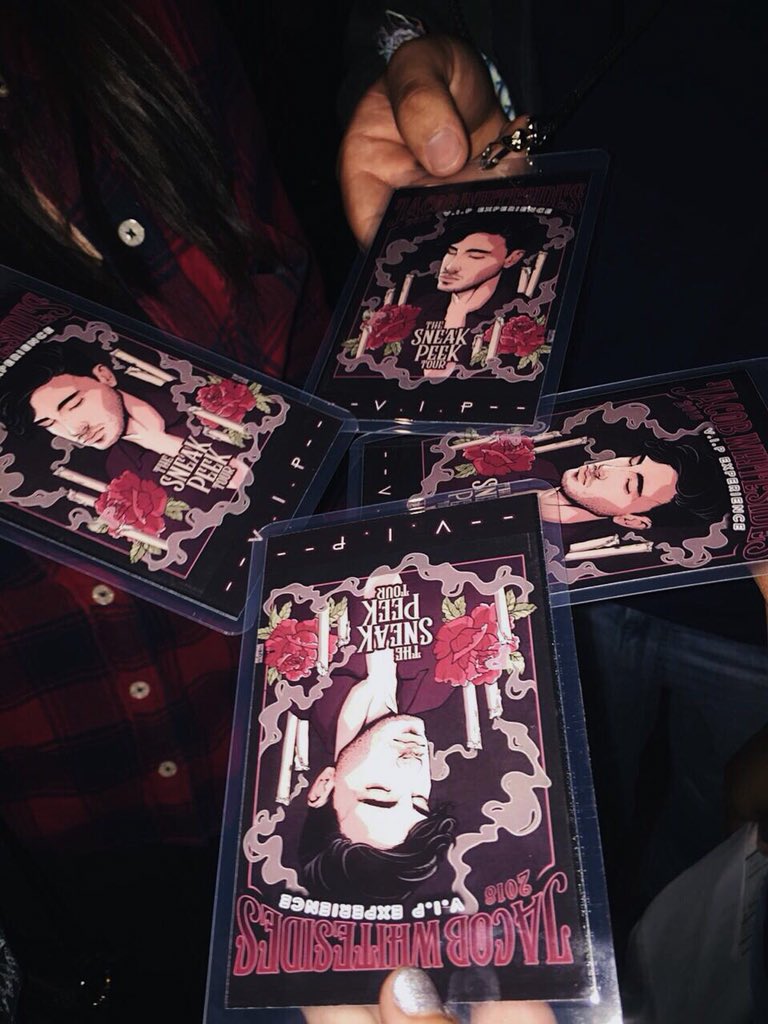 AylinKors's tweet photo. RT FOR GOOD LUCK AT CONCERTS https://t.co/HDFsJijubZ