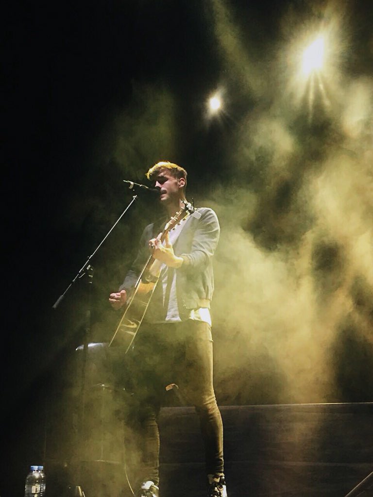 AylinKors's tweet photo. RT FOR GOOD LUCK AT CONCERTS https://t.co/HDFsJijubZ