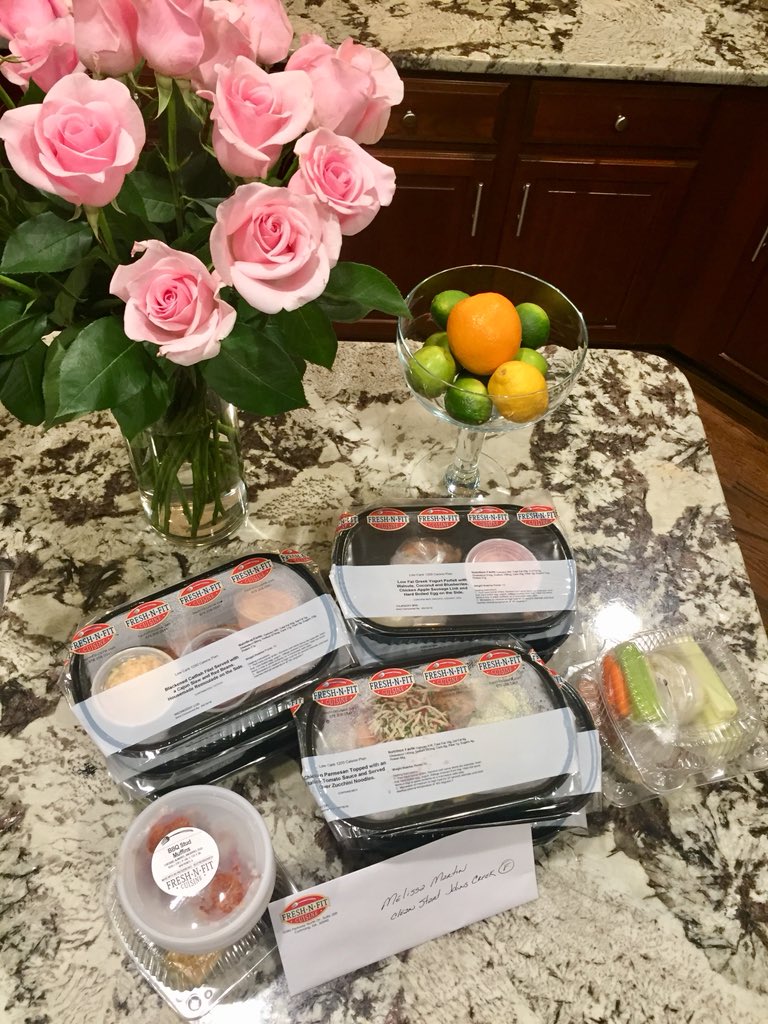 _Mel_In_Motion's tweet photo. Starting the week off with @freshnfit #MealPrep #Delegate #Friend20 #ReferAFriend #TooBusyToCook https://t.co/0JuU0tfmG3